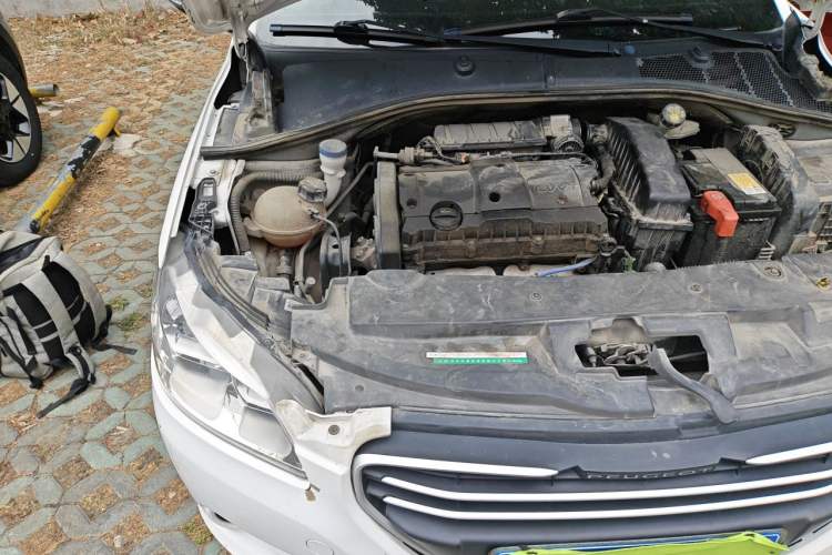 Used Peugeot 301 2014 1.6L Manual Comfort Edition Engine Bay Right