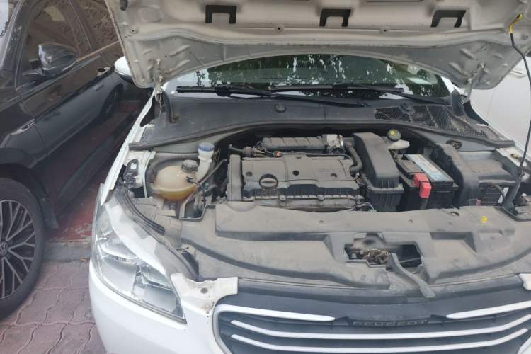 Used Peugeot 301 2014 1.6L Manual Comfort Edition Engine Bay Right