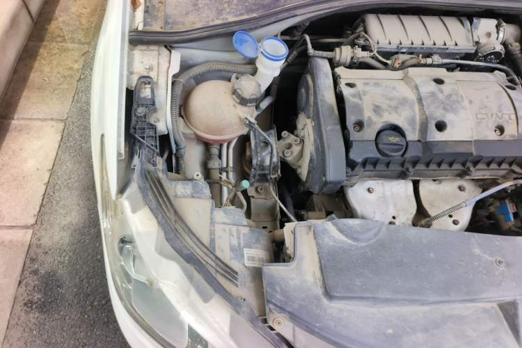 Used Peugeot 301 2014 1.6L Manual Comfort Edition Engine Bay Right