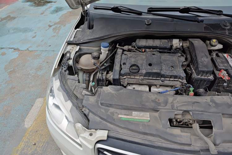 Used Peugeot 301 2014 1.6L Manual Comfort Edition Engine Bay Right