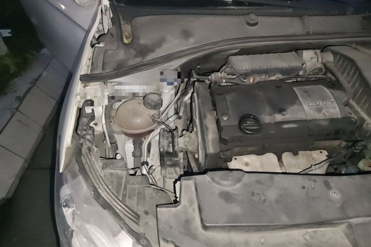 Used Peugeot 301 2014 1.6L Manual Comfort Edition Engine Bay Right