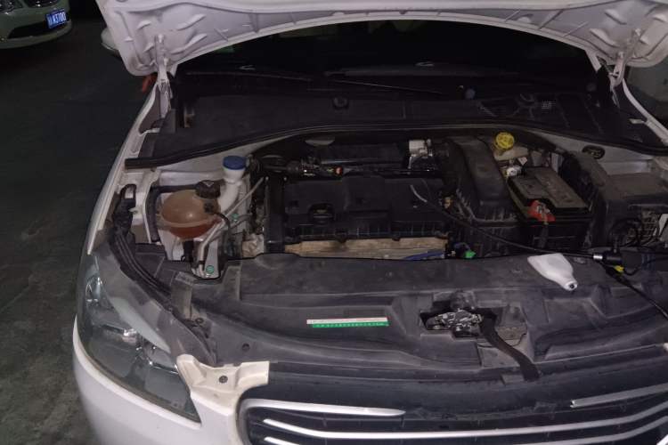 Used Peugeot 301 2014 1.6L Manual Comfort Edition Engine Bay Right