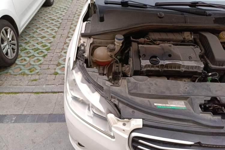 Used Peugeot 301 2014 1.6L Manual Comfort Edition Engine Bay Right