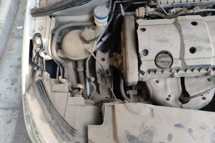 Used Peugeot 301 2014 1.6L Manual Comfort Edition Engine Bay Right