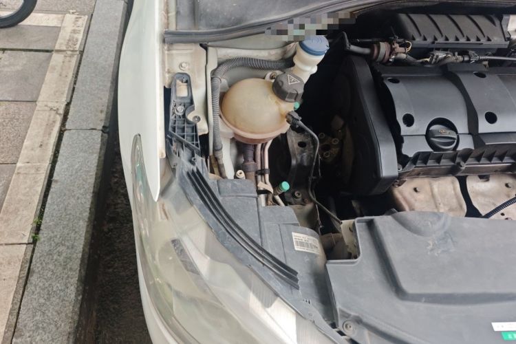 Used Peugeot 301 2014 1.6L Manual Comfort Edition Engine Bay Right