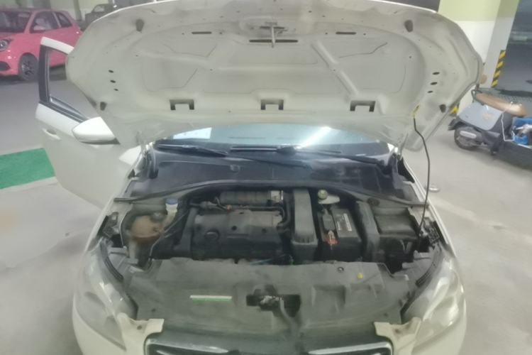 Used Peugeot 301 2014 1.6L Manual Comfort Edition Engine Bay