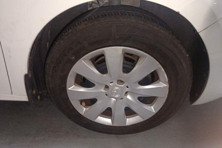 Used Peugeot 301 2014 1.6L Manual Comfort Edition Exterior 1