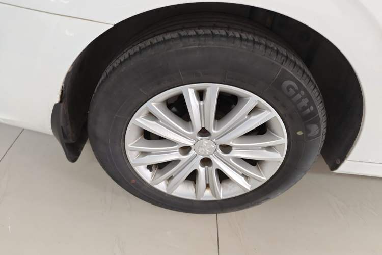 Used Peugeot 301 2014 1.6L Manual Luxury Edition Exterior 5