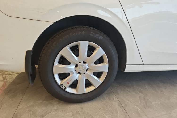 Used Peugeot 301 2014 1.6L Manual Comfort Edition Exterior 5