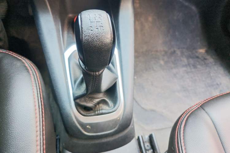 Used Peugeot 301 2014 1.6L Manual Comfort Edition Gear Lever