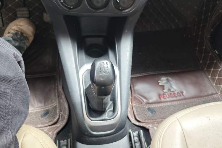 Used Peugeot 301 2014 1.6L Manual Comfort Edition Gear Lever