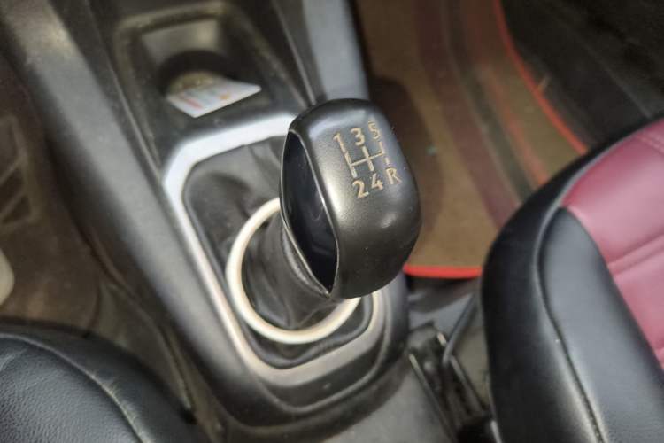 Used Peugeot 301 2014 1.6L Manual Comfort Edition Gear Lever