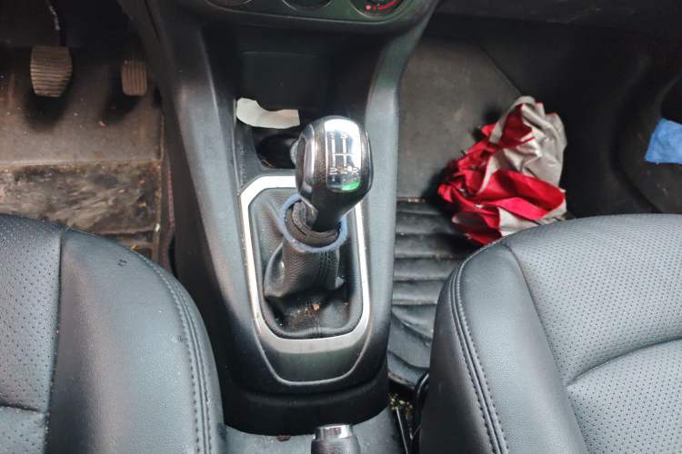 Used Peugeot 301 2014 1.6L Manual Comfort Edition Gear Lever