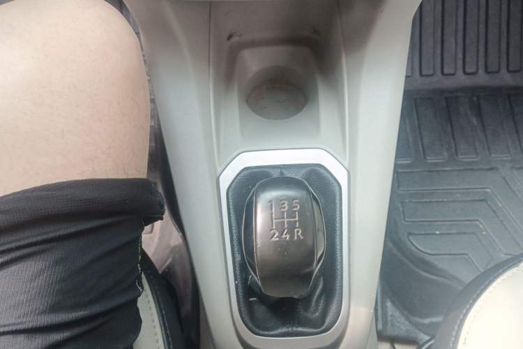 Used Peugeot 301 2014 1.6L Manual Comfort Edition Gear Lever
