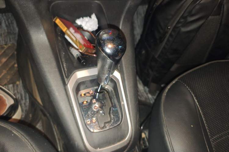 Used Peugeot 301 2014 1.6L Automatic Comfort Edition Gear Lever
