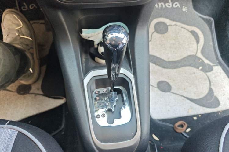 Used Peugeot 301 2014 1.6L Automatic Comfort Edition Gear Lever