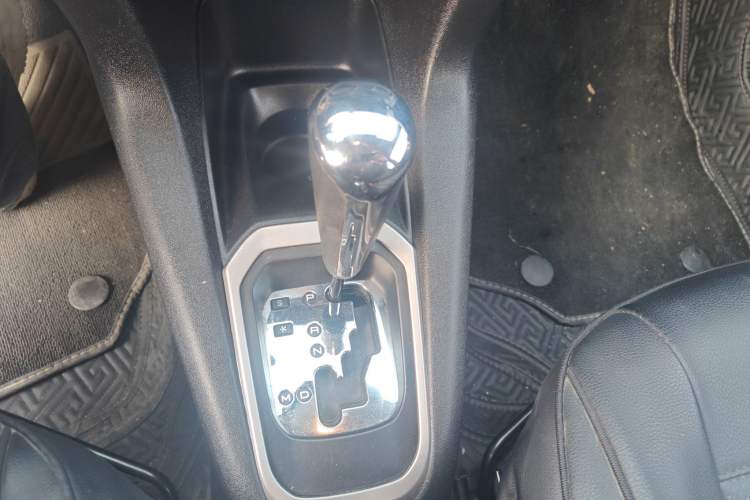 Used Peugeot 301 2014 1.6L Automatic Comfort Edition Gear Lever