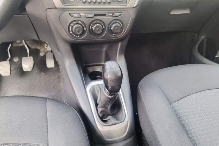 Used Peugeot 301 2014 1.6L Manual Comfort Edition Gear Lever