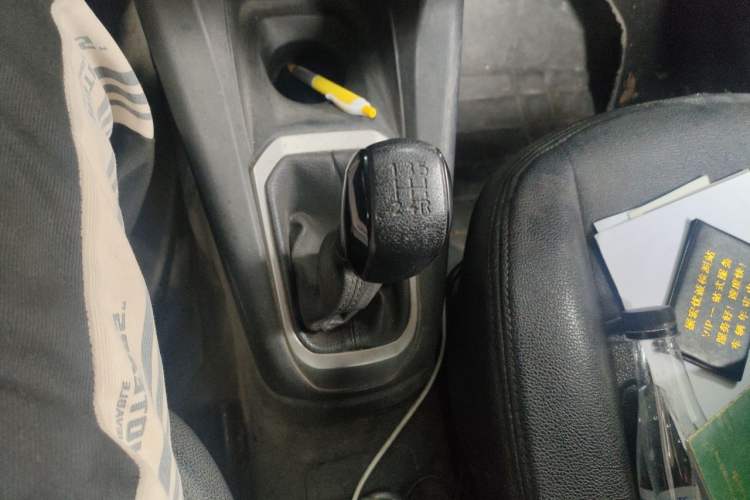 Used Peugeot 301 2014 1.6L Manual Comfort Edition CNG Gear Lever