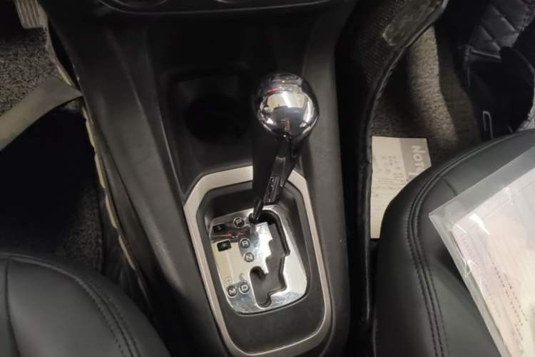 Used Peugeot 301 2014 1.6L Automatic Comfort Edition Gear Lever