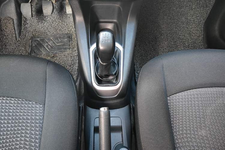 Used Peugeot 301 2014 1.6L Manual Comfort Edition Gear Lever