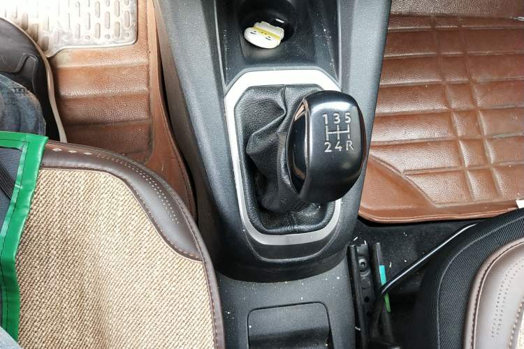 Used Peugeot 301 2014 1.6L Manual Comfort Edition Gear Lever