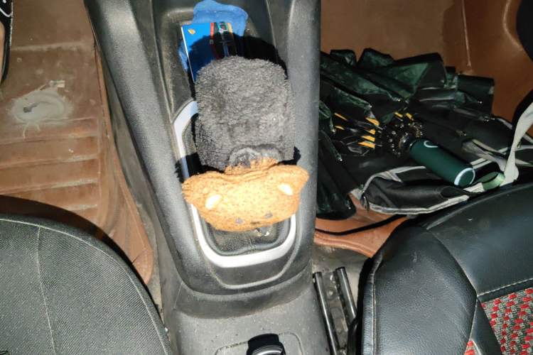 Used Peugeot 301 2014 1.6L Manual Comfort Edition Gear Lever