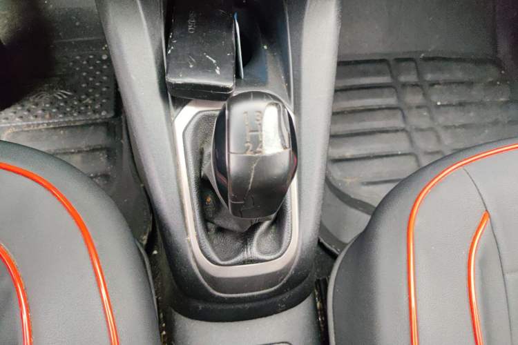 Used Peugeot 301 2014 1.6L Manual Comfort Edition Gear Lever