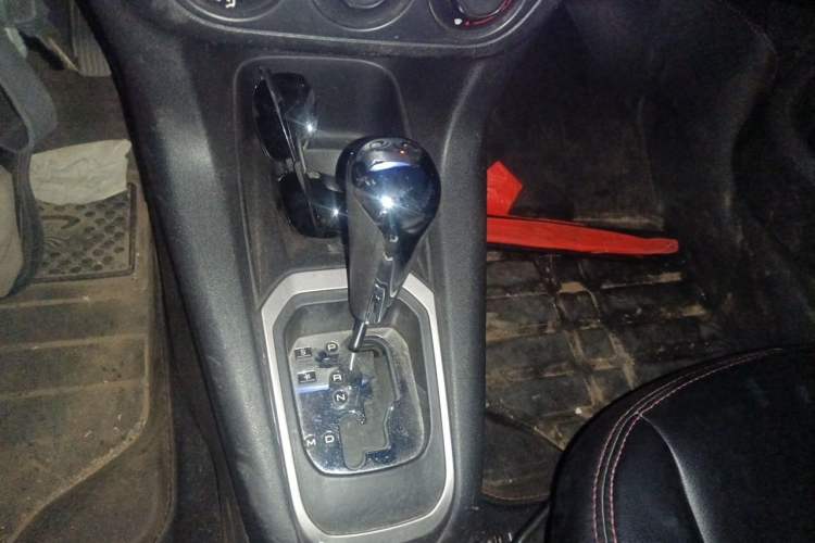 Used Peugeot 301 2014 1.6L Automatic Comfort Edition Gear Lever