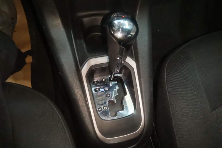 Used Peugeot 301 2014 1.6L Automatic Comfort Edition Gear Lever
