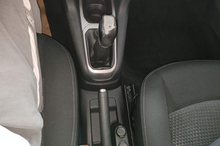 Used Peugeot 301 2014 1.6L Manual Luxury Edition Gear Lever