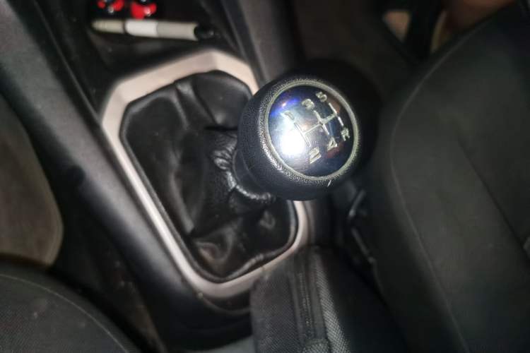 Used Peugeot 301 2014 1.6L Manual Comfort Edition Gear Lever
