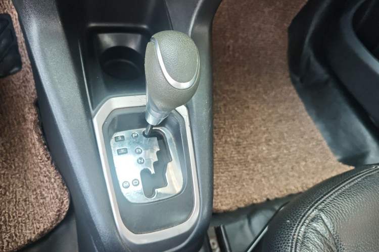Used Peugeot 301 2014 1.6L Automatic Comfort Edition Gear Lever