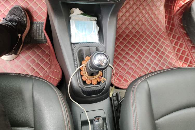 Used Peugeot 301 2014 1.6L Manual Comfort Edition Gear Lever