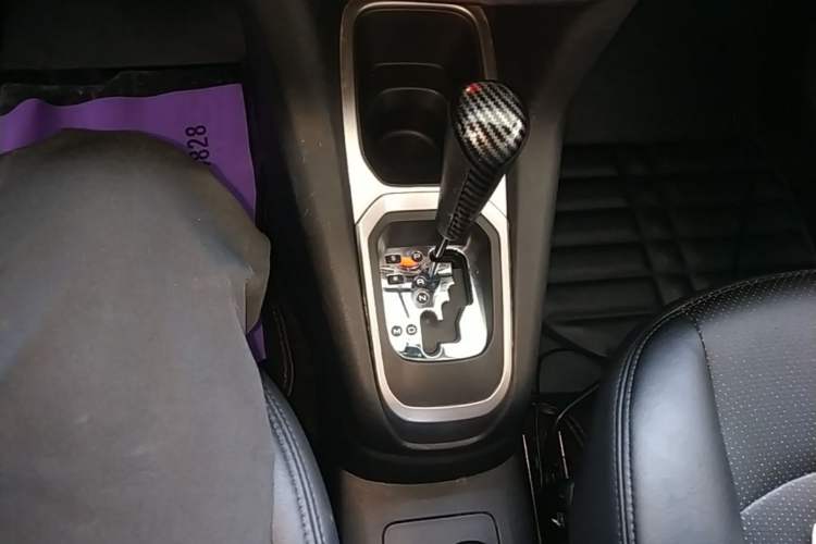 Used Peugeot 301 2014 1.6L Automatic Luxury Edition Gear Lever