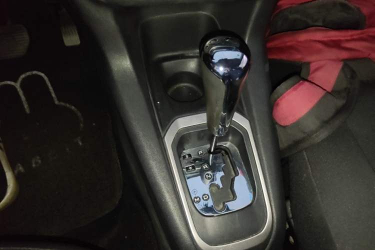 Used Peugeot 301 2014 1.6L Automatic Comfort Edition Gear Lever