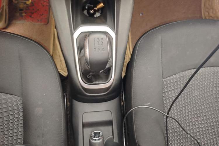 Used Peugeot 301 2014 1.6L Manual Comfort Edition Gear Lever