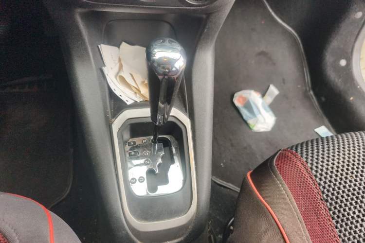 Used Peugeot 301 2014 1.6L Automatic Comfort Edition Gear Lever