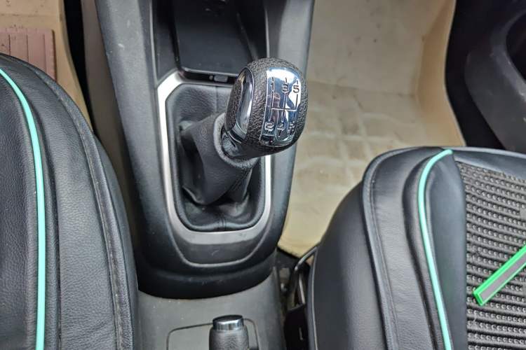 Used Peugeot 301 2014 1.6L Manual Comfort Edition Gear Lever
