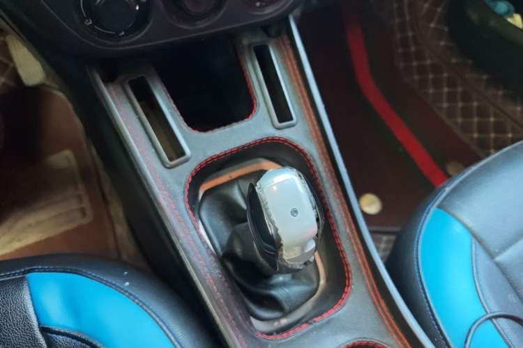 Used Peugeot 301 2014 1.6L Manual Comfort Edition Gear Lever