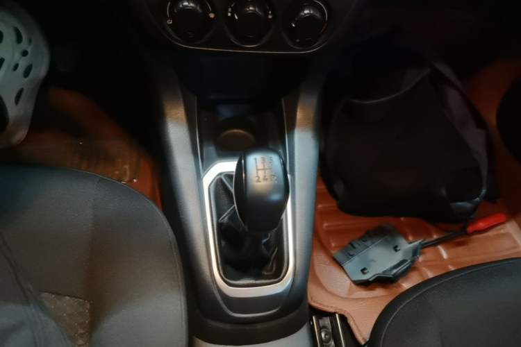 Used Peugeot 301 2014 1.6L Manual Comfort Edition Gear Lever