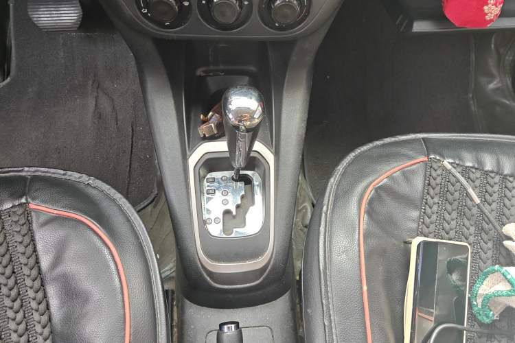 Used Peugeot 301 2014 1.6L Automatic Comfort Edition Gear Lever