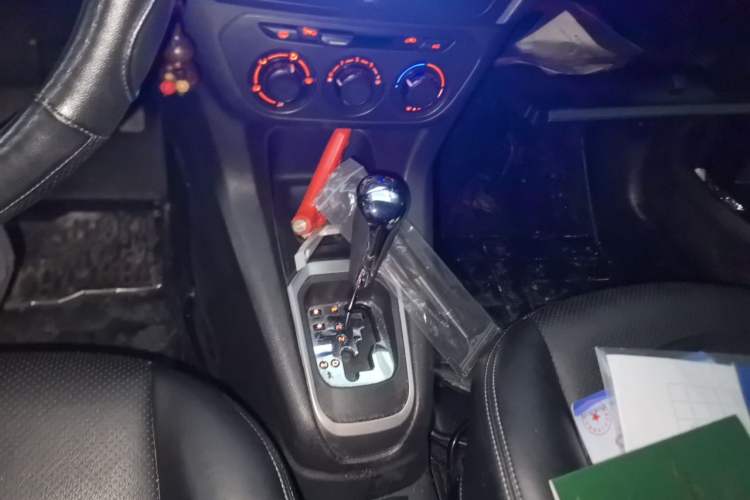 Used Peugeot 301 2014 1.6L Automatic Comfort Edition Gear Lever