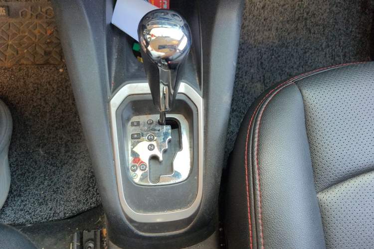 Used Peugeot 301 2014 1.6L Automatic Comfort Edition Gear Lever