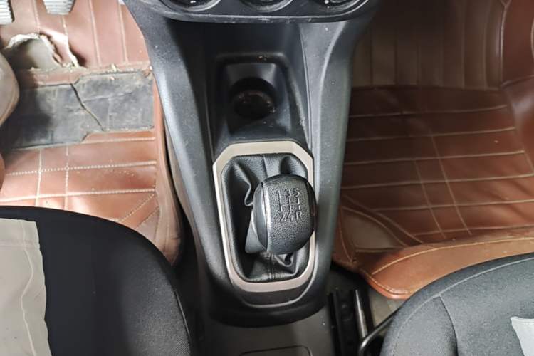 Used Peugeot 301 2014 1.6L Manual Comfort Edition Gear Lever