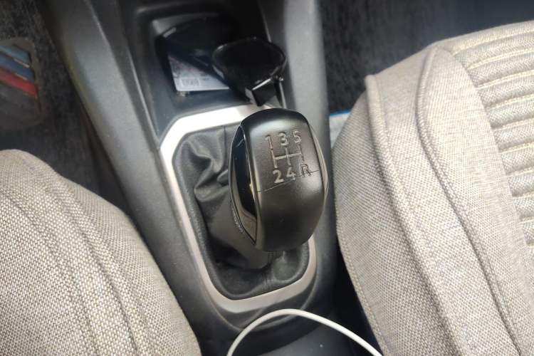 Used Peugeot 301 2014 1.6L Manual Comfort Edition Gear Lever