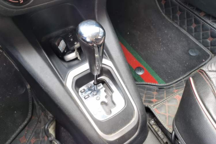 Used Peugeot 301 2014 1.6L Automatic Comfort Edition Gear Lever