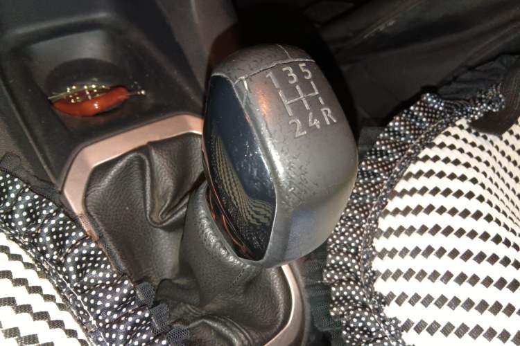 Used Peugeot 301 2014 1.6L Manual Comfort Edition Gear Lever