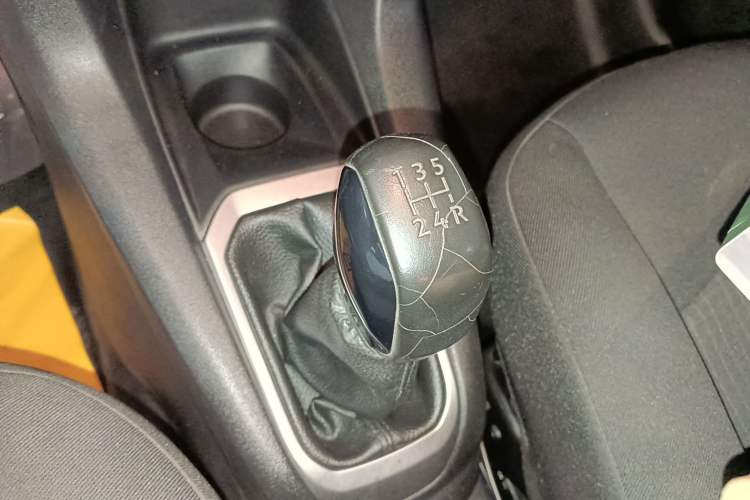 Used Peugeot 301 2014 1.6L Manual Comfort Edition Gear Lever