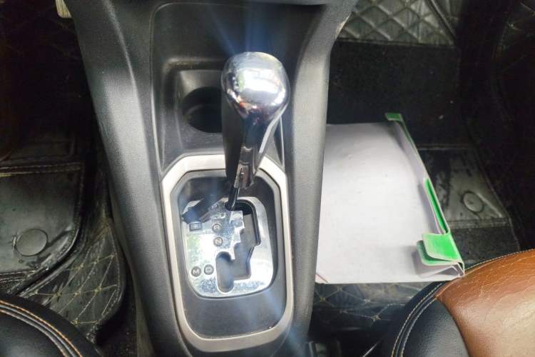 Used Peugeot 301 2014 1.6L Automatic Comfort Edition Gear Lever